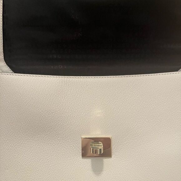 Kate Spade Black and Cream Shoulder Bag with Modern Elegance - Picture 10 of 16